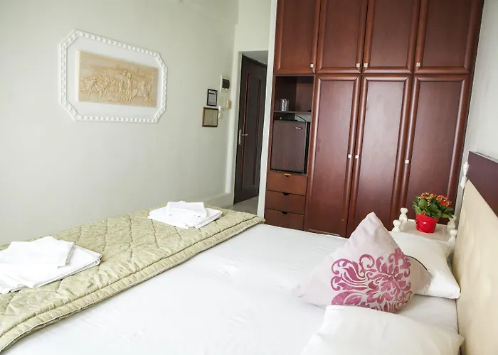 فندق Zografos 2*