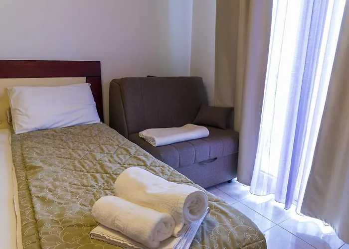 Zografos فندق