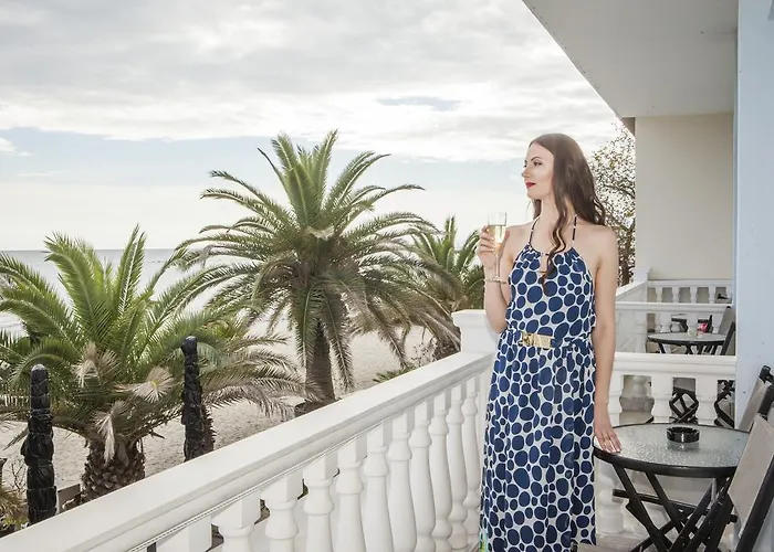 Zografos 2* Paralía